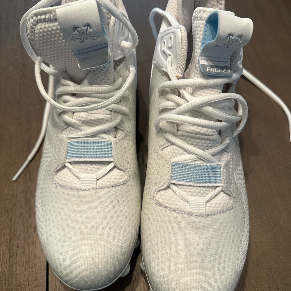 New Balance Freeze Lacrosse Cleats Men Size 6/ Women size 7.5- Brand New